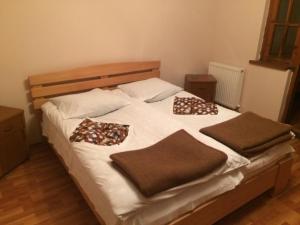 Postel nebo postele na pokoji v ubytování Hotel Restaurant Kakhaberi