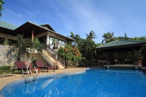 Gallery image of Baan Lom Talay in Choeng Mon Beach