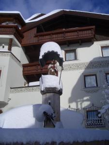 Budova, kde se aparthotel nachází