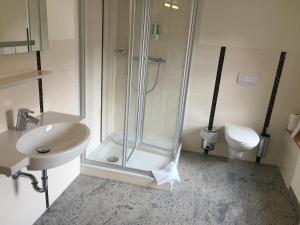 Koupelna v ubytování Fachwerk-Hotel Eisenbart