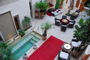 Bazén v ubytování Riad Flam & Spa nebo v jeho okolí