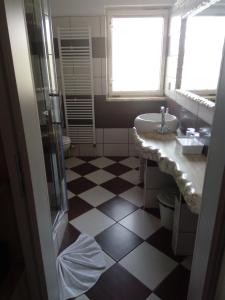 A bathroom at Penzion KASPEC