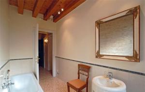 A bathroom at Casa Contarini