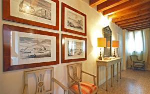 A seating area at Casa Contarini