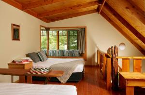 Posezení v ubytování Awaroa Lodge