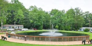 Bazén v ubytování Sun Valley Campground Cottage 4 nebo v jeho okolí + 1 fotografie