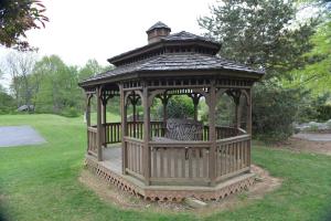 Κήπος έξω από το Appalachian Camping Resort Park Model 2 +6 φωτογραφίες