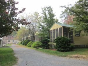 Gallery image of Appalachian Camping Resort Cottage 1 in Shartlesville