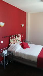 Cama o camas de una habitación en Hôtel Evian Express - Terminus