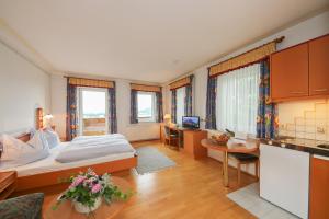 Postel nebo postele na pokoji v ubytování Landgasthof Franz Josef