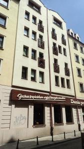 Budova, v ktorej sa apartmán nachádza