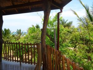 Light House Beach Hut外面的花园