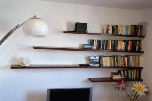 The library in Az apartmant