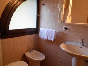 Et badeværelse på Agriturismo Taglio del Re + 76 billeder