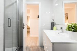 A bathroom at Chamberi Arrendamiento de Temporada