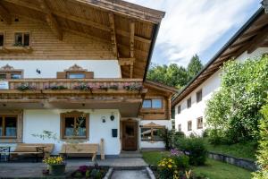 Zdjęcie z galerii obiektu Ferienwohnungen Sonnrain 13 w mieście Leogang
