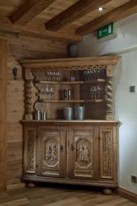 A kitchen or kitchenette at Landhotel Vordergrub