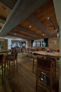A restaurant or other place to eat at Landhotel Vordergrub