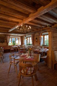 Restaurace v ubytování Landhotel Vordergrub + 27 fotografií