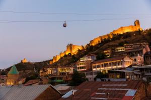 Uma vista geral da montanha ou uma vista da montanha a partir do hotel
