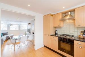 Gallery image of Holland Park 2 Bed Flat by BaseToGo in London