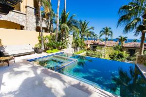 Bazén v ubytování Hacienda Beach Club & Residences nebo v jeho okolí