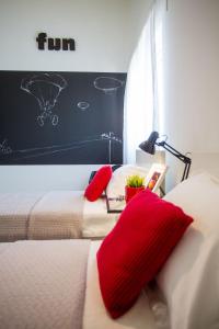 Posteľ alebo postele v izbe v ubytovaní Villa Elysium - beautiful family house with heated pool