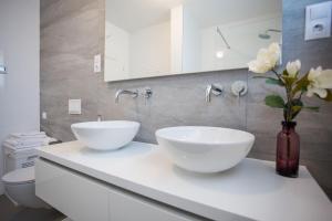 Kúpeľňa v ubytovaní Villa Elysium - beautiful family house with heated pool