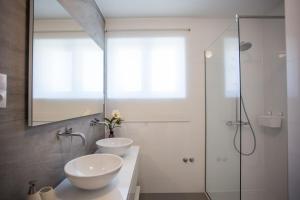 Kúpeľňa v ubytovaní Villa Elysium - beautiful family house with heated pool