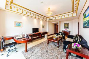 Khu vực ghế ngồi tại Grand Plaza Hanoi Hotel