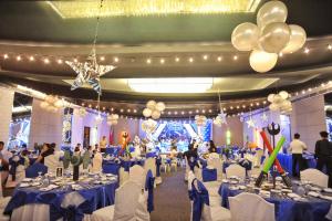 Restaurace v ubytování Circle Inn Hotel and Suites Bacolod + 37 fotografií