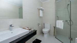 Koupelna v ubytování Sokha Palace Siem Reap Hotel