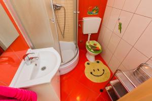 Kúpeľňa v ubytovaní Holiday Home Chester with Heated Pool