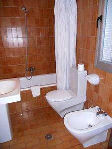 Phòng tắm tại Hostal Cortes