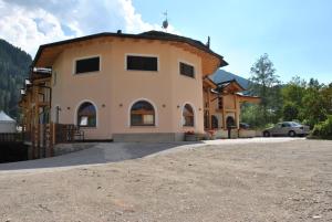 Hoone, kus hotell asub