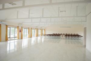 The business area and/or conference room at Austral Hotel