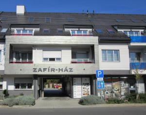 Budova, v ktorej sa apartmán nachádza