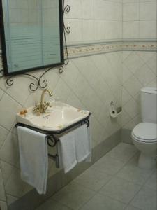 ห้องน้ำของ Hotel Rural El Caseron de Linarejos