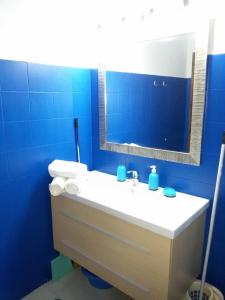 A bathroom at Villa Maria Apartments