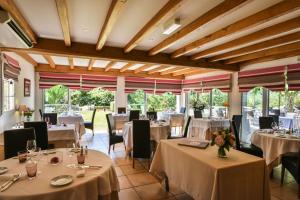 Restaurant o un lloc per menjar a Les Jardins de Bakea
