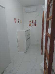 A cozinha ou cozinha compacta de Galinha d'Angola