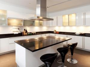 Kuchyň nebo kuchyňský kout v ubytování Villa Sapna by Elite Havens