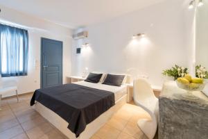 Villa Irena Bianca房間的床