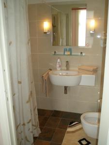 Un baño de Hotel Excelsior