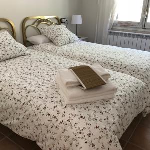 Un pat sau paturi într-o cameră la Montserrat La Calsina