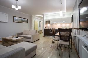 Kuchnia lub aneks kuchenny w obiekcie Apartamenty Comfort & Spa Stara Polana VIPAPARTAMENTY