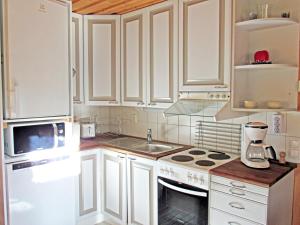 Una cocina o cocineta en Polar Star Kelostar II