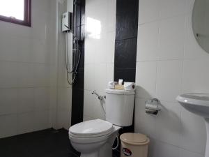 Koupelna v ubytování Phuket Sirinapha Resort