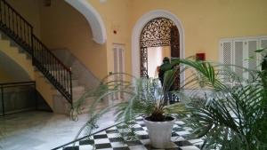 Fotografie z fotogalerie ubytování Luxurious 2 bedroom flat in a historic building v destinaci Seville