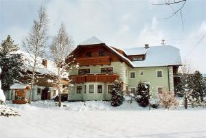マリアプファルにあるGästehaus Jägerの雪の家